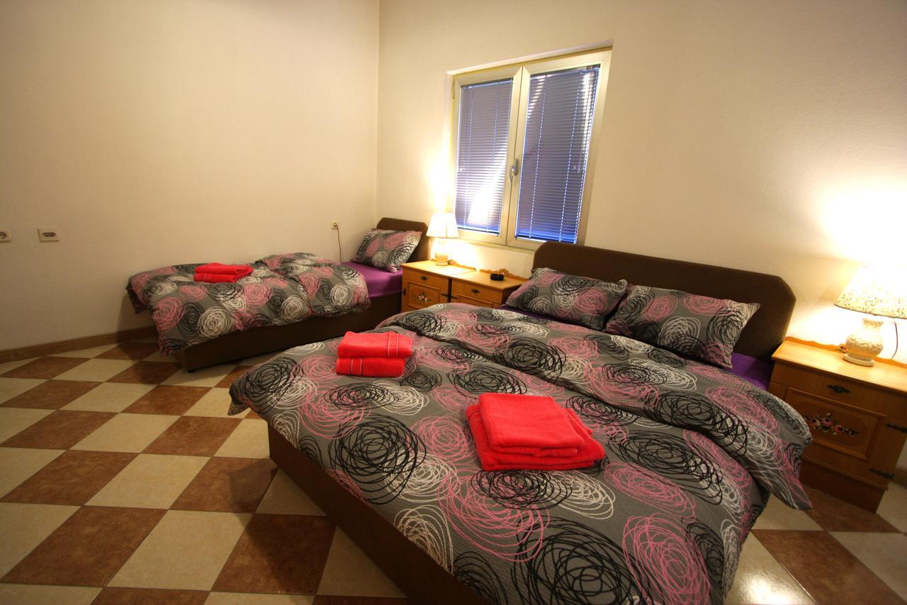 Hostel Topic Banja Luka Luaran gambar